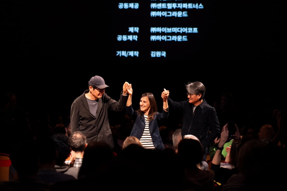 "도덕적 기준을 되돌아보게 해"…설경구 '보통의 가족', 해외서 박수갈채