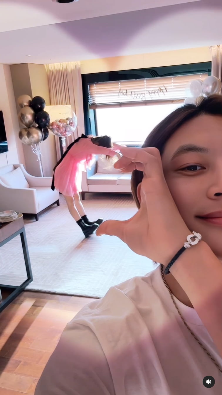 이다해, ♥세븐이 얼마나 좋길래…온몸으로 하트 만들다가 '아찔'