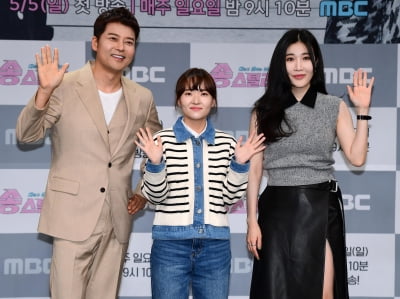 [TEN포토]전현무-이해리-장하린PD '신개념 프로그램 기대하세요'