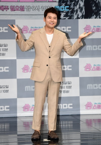 [TEN포토]전현무 '일요일 저녁을 책임지겠다'