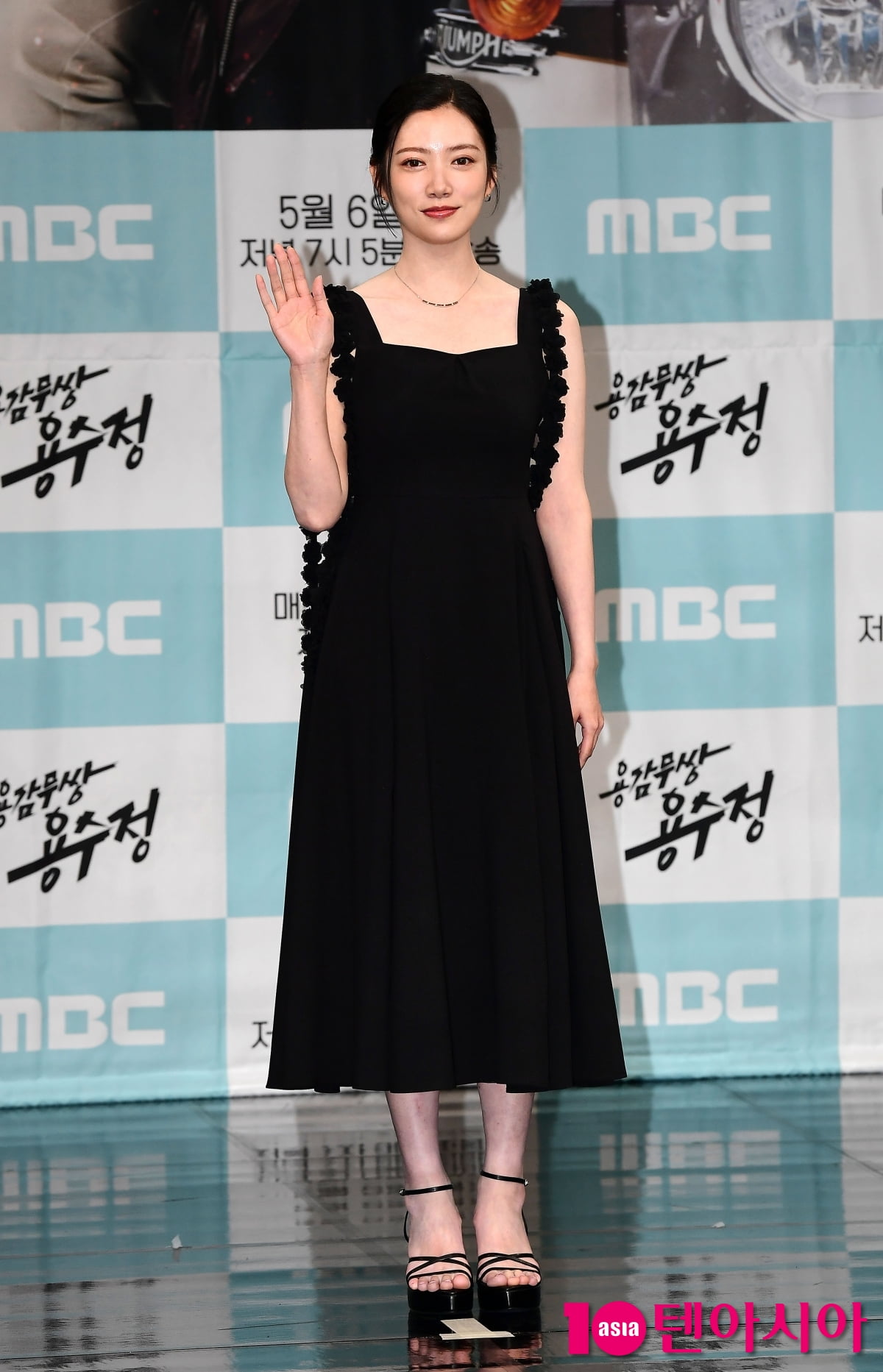 [TEN포토]임주은 '미소없는 포토타임'
