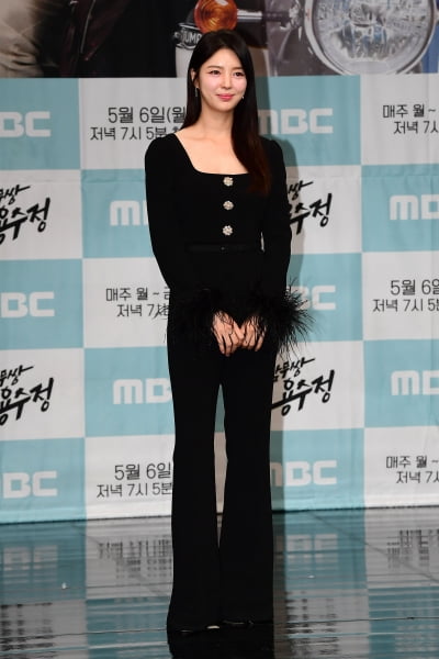 [TEN포토]엄현경 '출산후에도 변함없는 몸매'