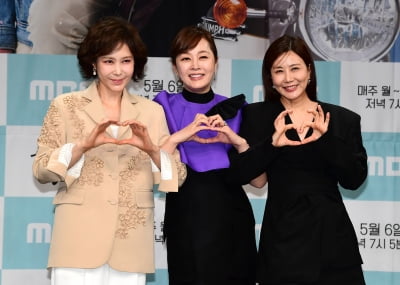 [TEN포토]지수원-이승연-양정아 '사랑스러운 하트'