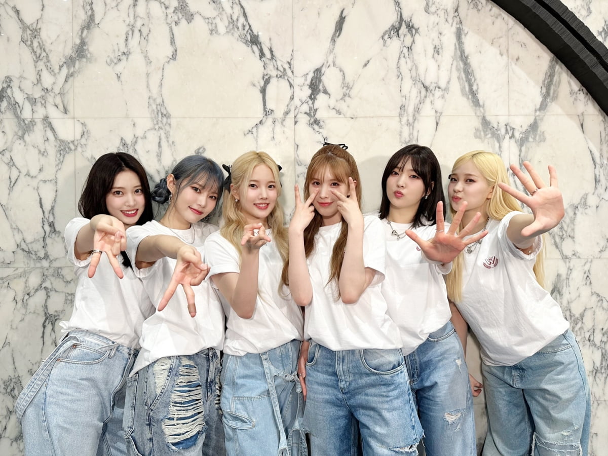 위클리, 첫 日 도쿄 팬미팅 '위클리 유니버시티' 성공적 마무리