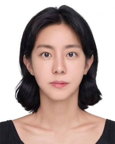 유이, 여권 사진이 이렇게 예쁠 수가…'무결점 미모'