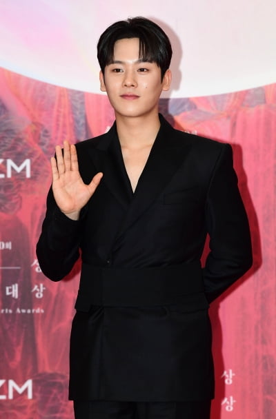 [TEN포토]이정하 '반갑습니다'