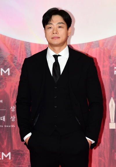 [TEN포토]김영성 '여유있는 포토타임'