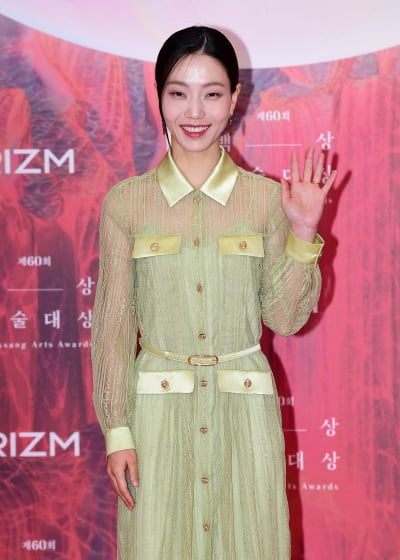 [TEN포토]김신록 '우아한 시스루'