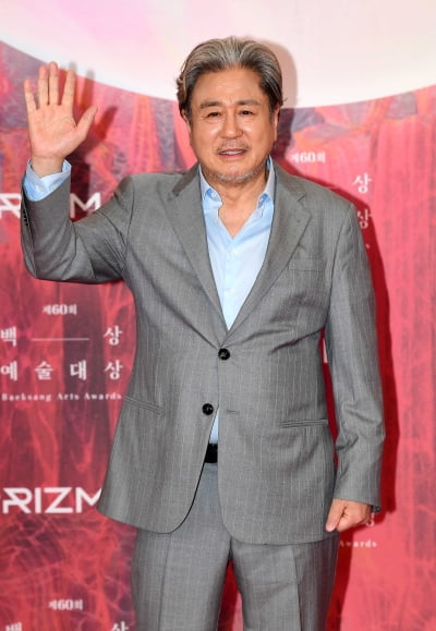 [TEN포토]최민식 '부드러운 큰형님'