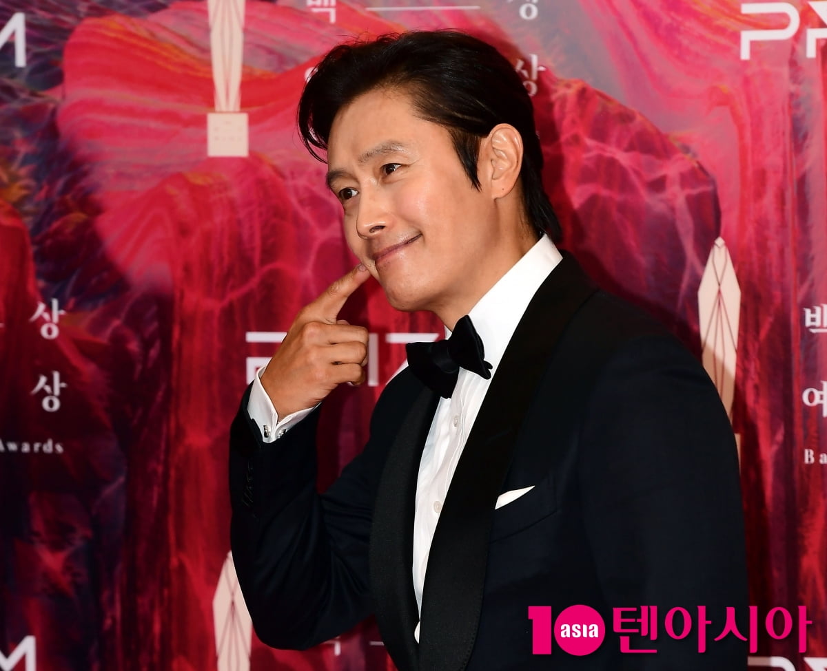 [TEN포토]이병헌 '♥이민정이 뭐라고 할까?'