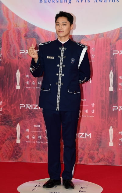 [TEN포토]이도현 '군 복무중 시상식 참석'