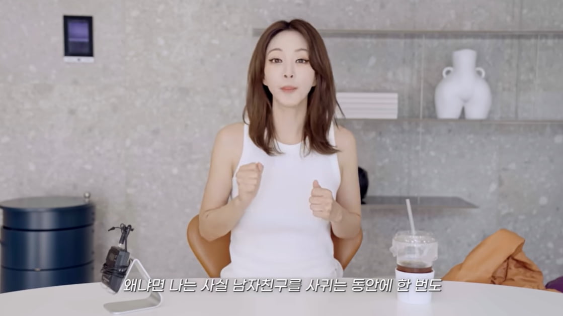 [종합] '♥10살 연하' 한예슬, 유부녀 됐다…"단 한 번도 '남친'으로 생각한 적 없어" ('한예슬 is')