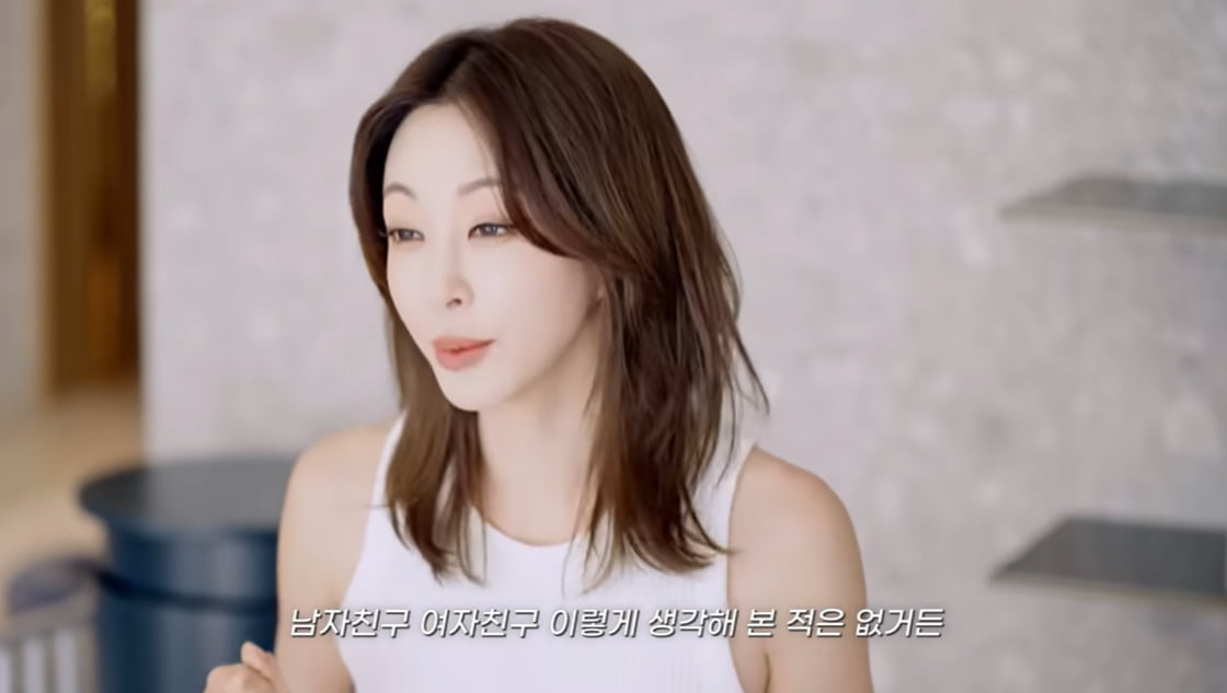 [종합] '♥10살 연하' 한예슬, 유부녀 됐다…"단 한 번도 '남친'으로 생각한 적 없어" ('한예슬 is')