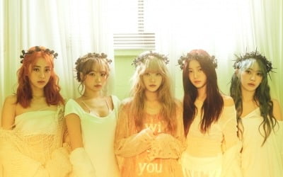 르세라핌, 빌보드 차트에서 식지 않는 열기