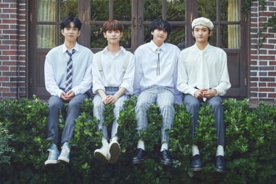 루시, 데뷔일 맞춰 오늘(8일) 첫 LP 'Chapter Of Youth' 공개