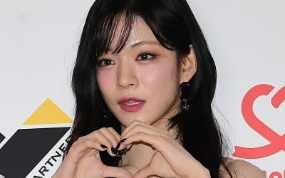 프로미스나인 이채영 "왜 우리만 활동 못 할까"…하이브 방치 논란 점화 [TEN이슈]