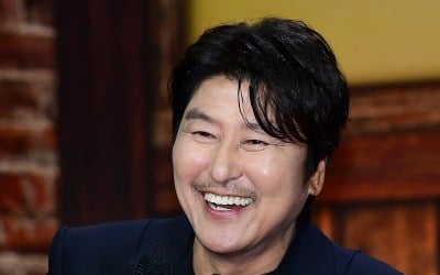 '데뷔 35년 만에 드라마' 송강호 "소통 필요하다고 느껴…OTT 도전 엄청난 모험" ('삼식이삼촌')