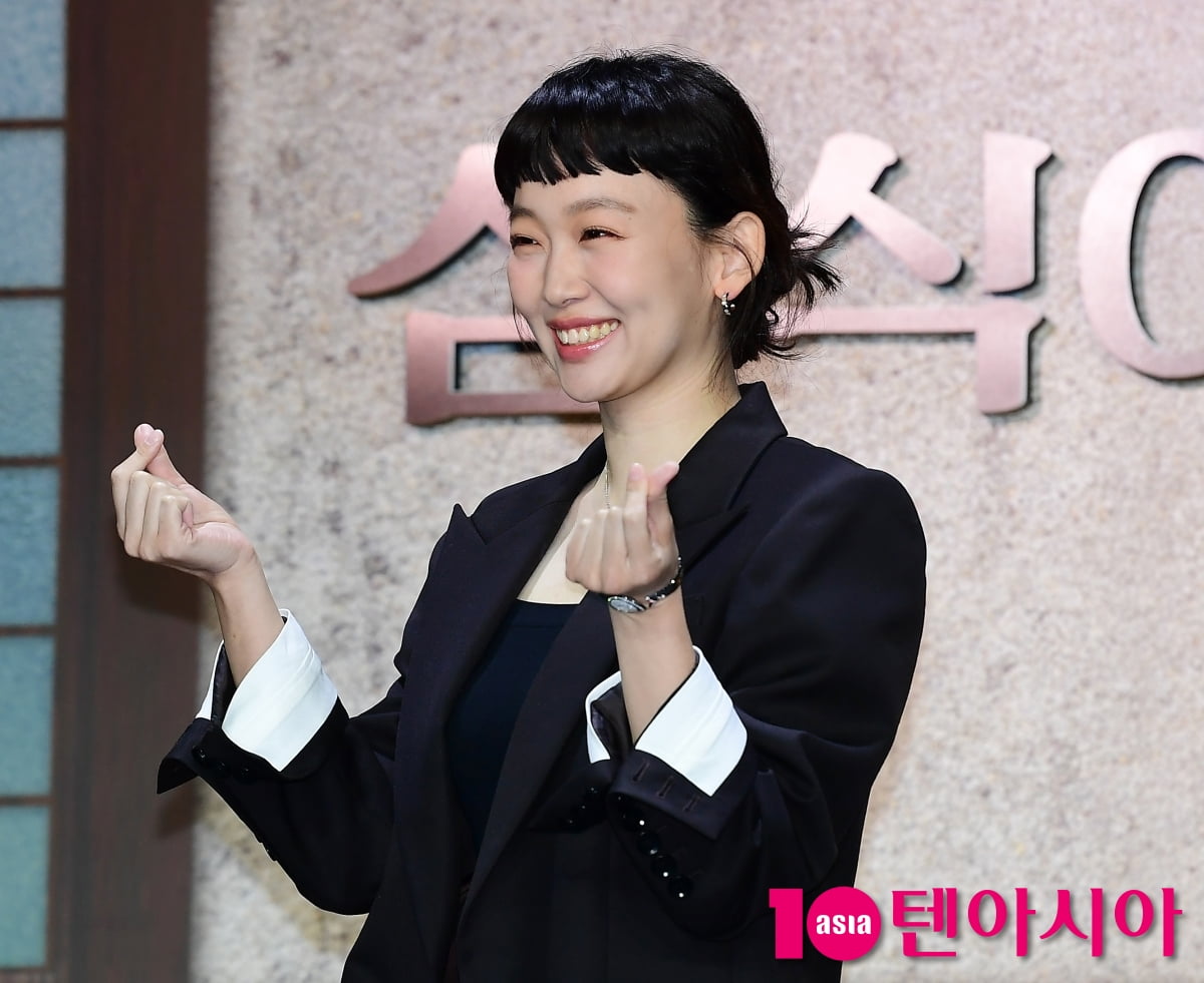 [TEN포토]진기주 '애교 넘치는 미소'