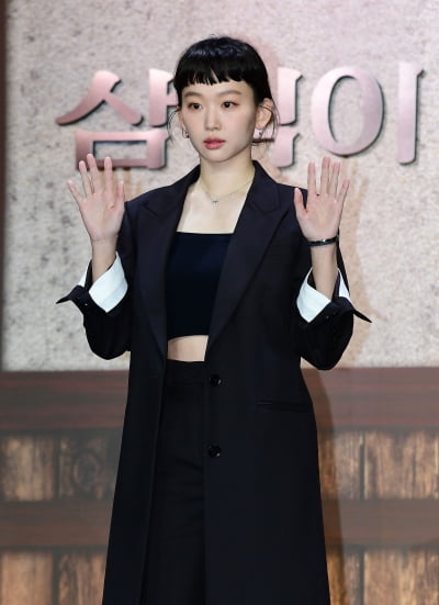 [TEN포토]진기주 '지적인 엘리트'