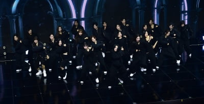 [TEN포토]트리플에스 '타이틀곡 'Girls Never Die' 무대'