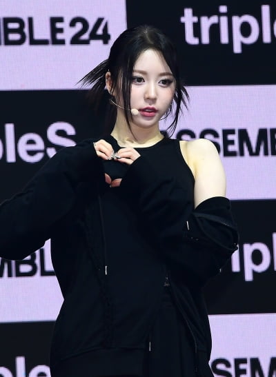 [TEN포토]트리플에스 정혜린 '살짝 어깨를 드러내고'