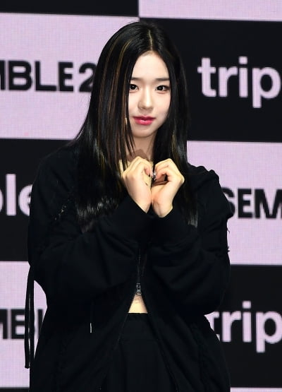 [TEN포토]트리플에스 김채연 '앙증맞은 하트'