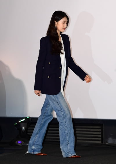 [TEN포토]수지 '청순미 뿌리며 입장'