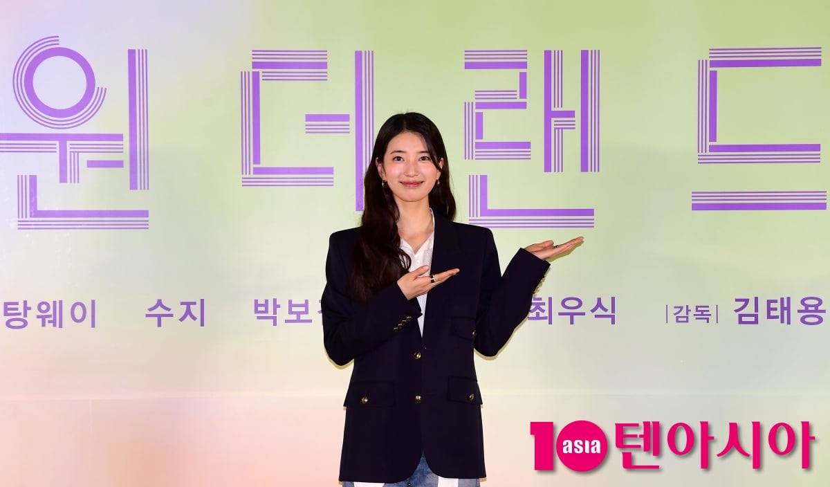 [TEN포토]수지 '곧 영화로 만나요'
