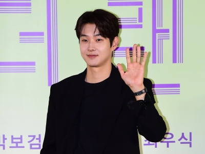 [TEN포토]최우식 '스윗한 인사'