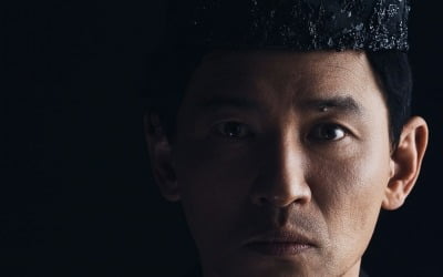 '맥베스' 황정민 "구청장에서 대통령 되려고 해…자기 무덤 파"