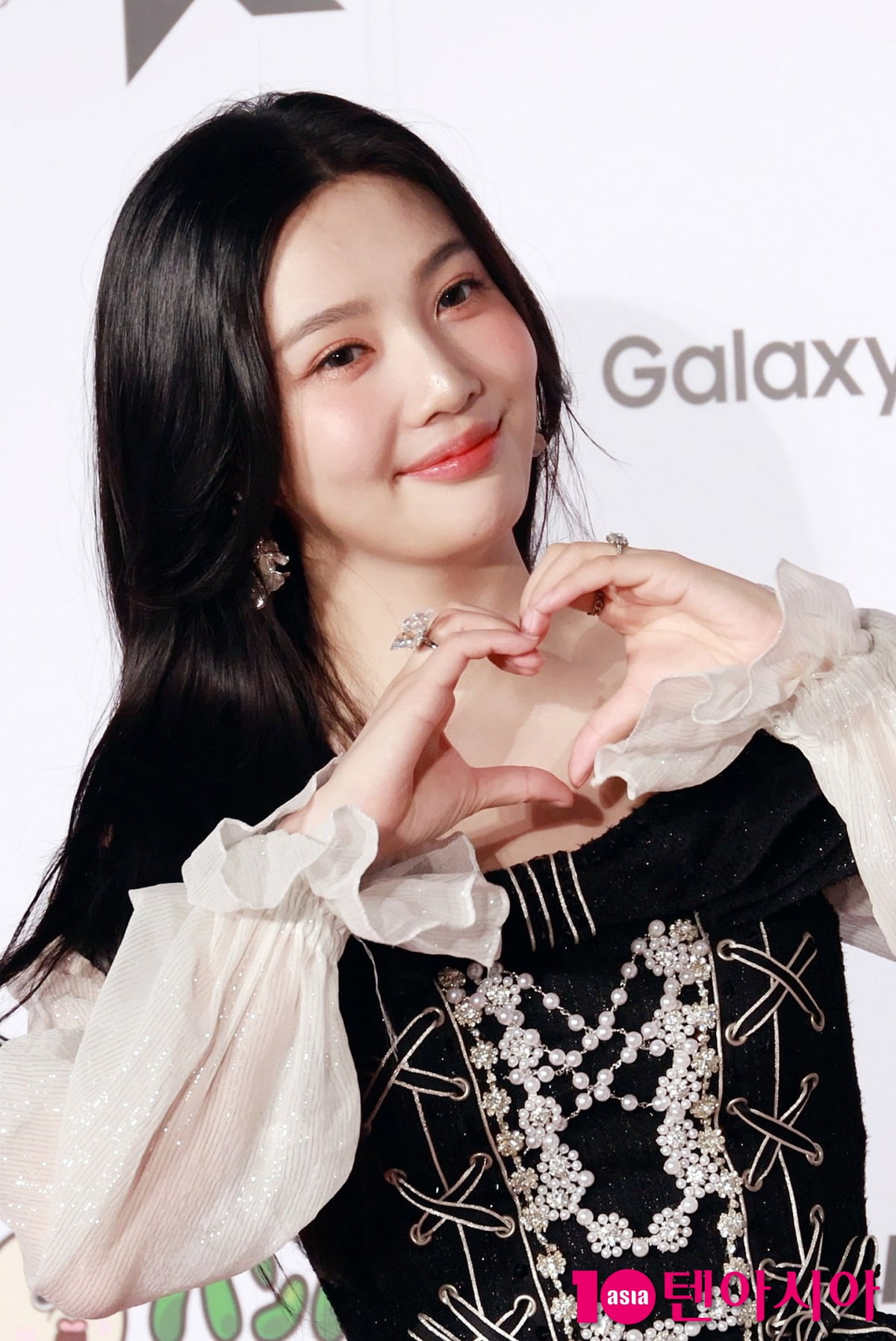 [TEN포토] 레드벨벳 조이 '마주치면 두근'