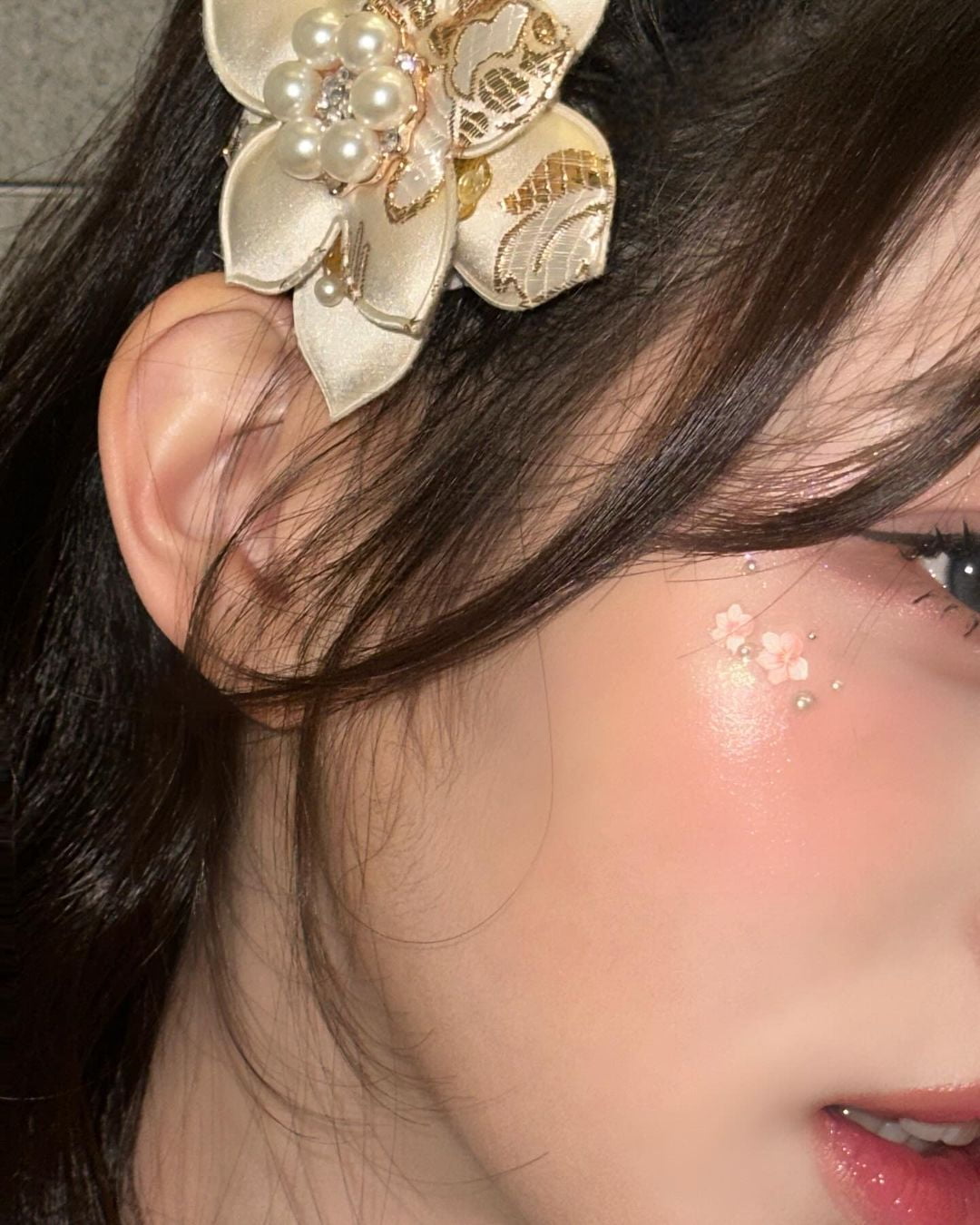 럭키비키 girl답네…장원영, 퓨전 한복 입고 선녀→공주·요정 미모 자랑
