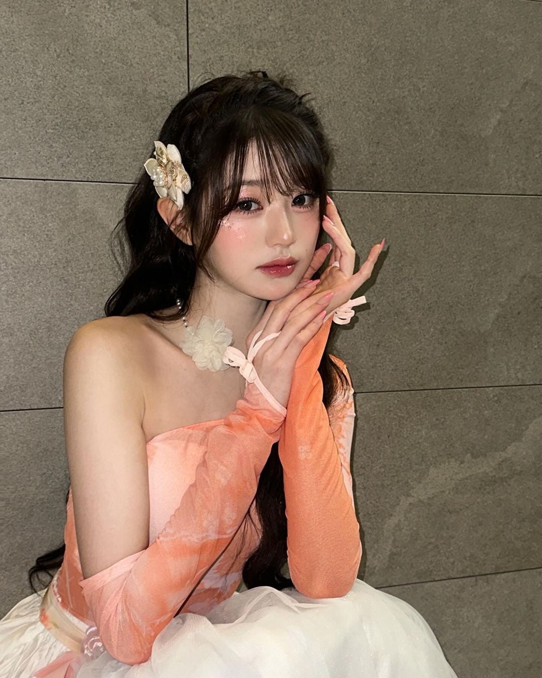 럭키비키 girl답네…장원영, 퓨전 한복 입고 선녀→공주·요정 미모 자랑