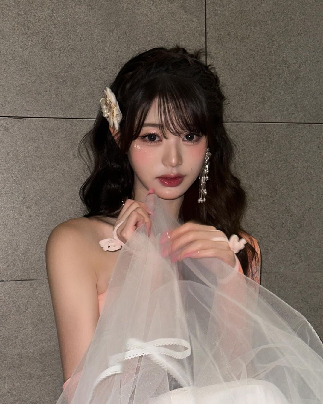 럭키비키 girl답네…장원영, 퓨전 한복 입고 선녀→공주·요정 미모 자랑