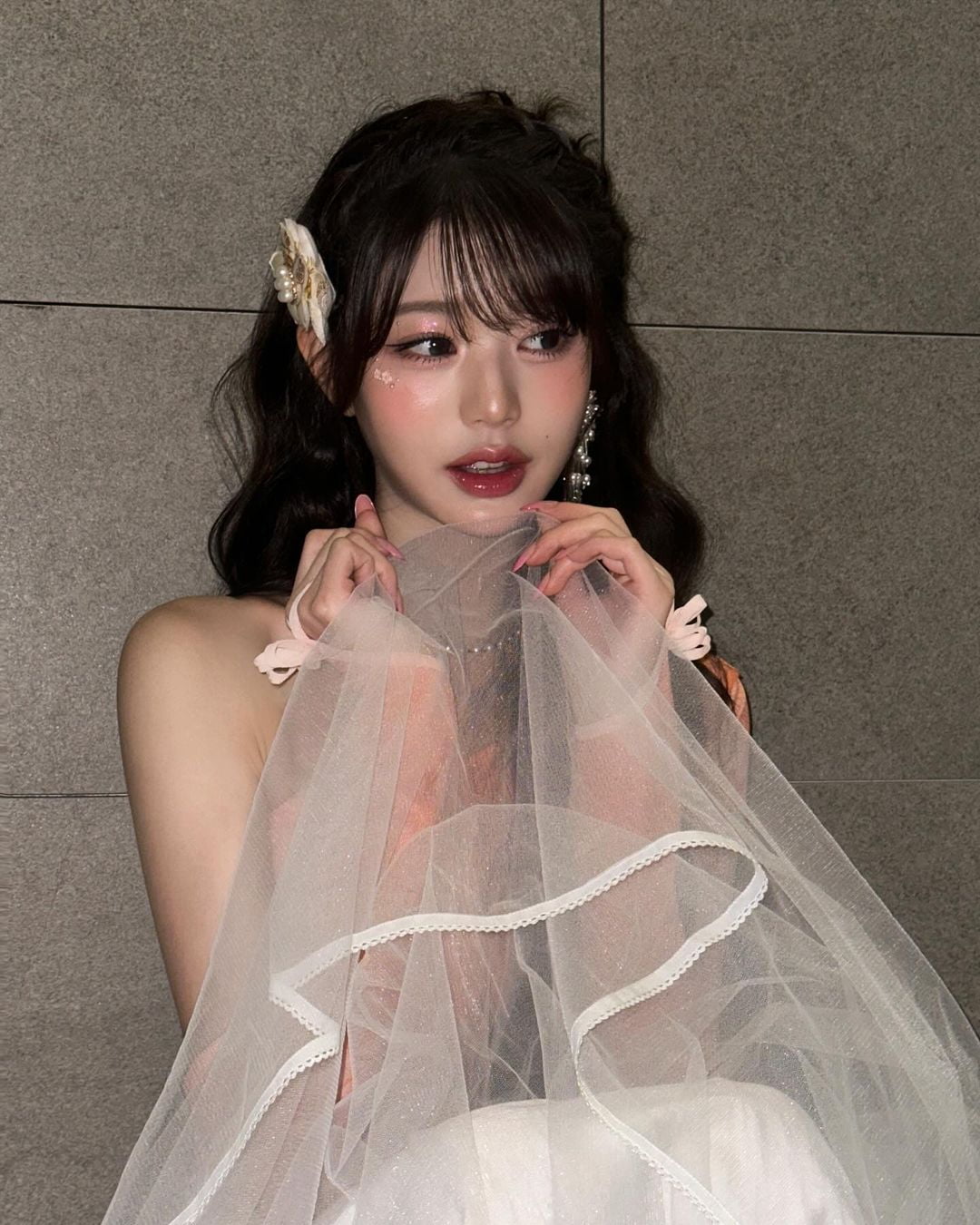 럭키비키 girl답네…장원영, 퓨전 한복 입고 선녀→공주·요정 미모 자랑