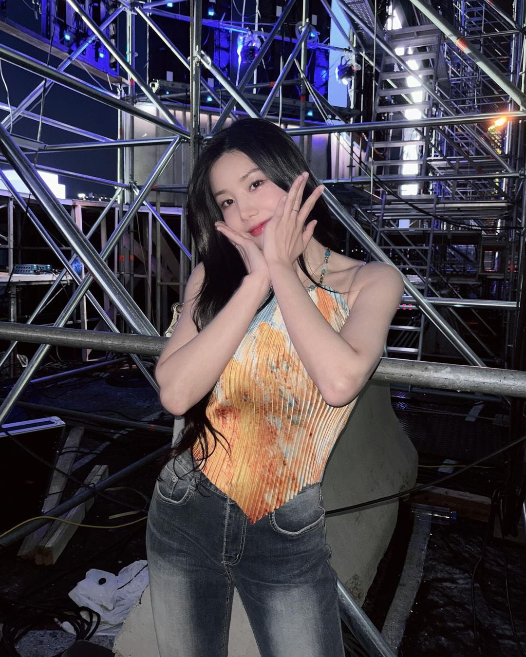 권은비, 워터밤 여신 답네…홀터넥 걸쳤을 뿐인데 볼륨감 드러나