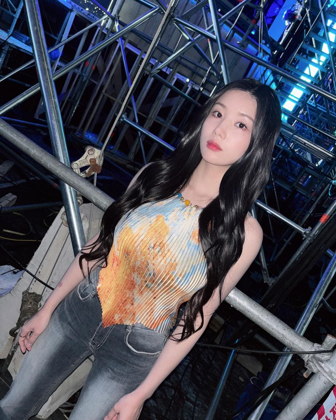권은비, 워터밤 여신 답네…홀터넥 걸쳤을 뿐인데 볼륨감 드러나