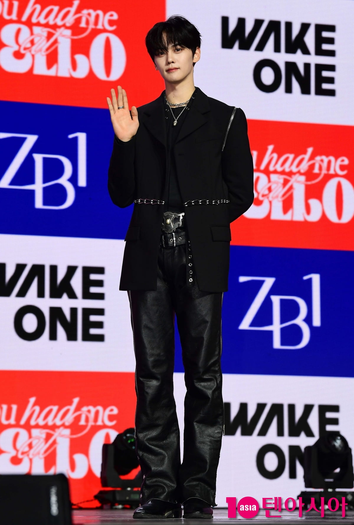 [TEN포토]제로베이스원 김규빈 '수줍은 인사'