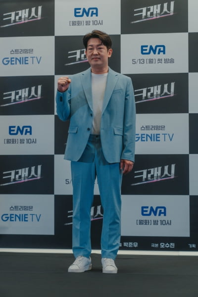 허성태, 이민기 '성덕' 됐다…"너무 매력적, 오랜 시간 만남 기다렸다" ('크래시')