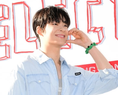 [TEN포토]송건희 '기분 좋아지는 하트'