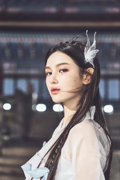 뉴진스 다니엘, 근정전 밝힌 국보급 미모
