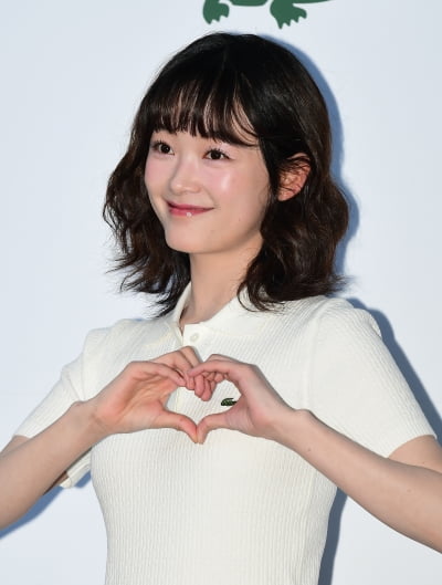 [TEN포토]이유미 '하트 장인'