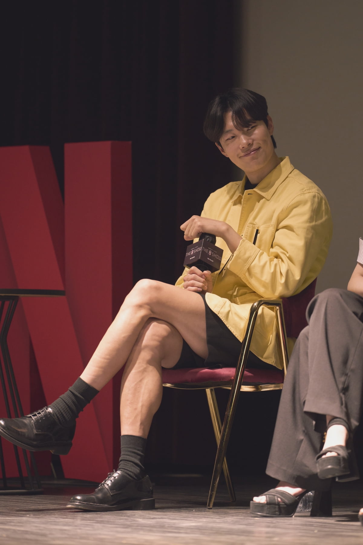 "올해의 화제작" 류준열·천우희 '더 에이트 쇼', 극찬 쏟아졌다