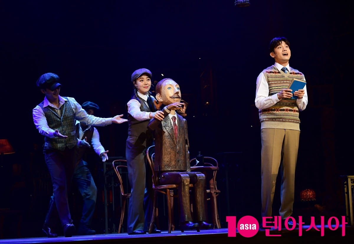 최강창민, 데뷔 21년만에 늦바람...열연 펼치는 벤자민 버튼[TEN포토+]