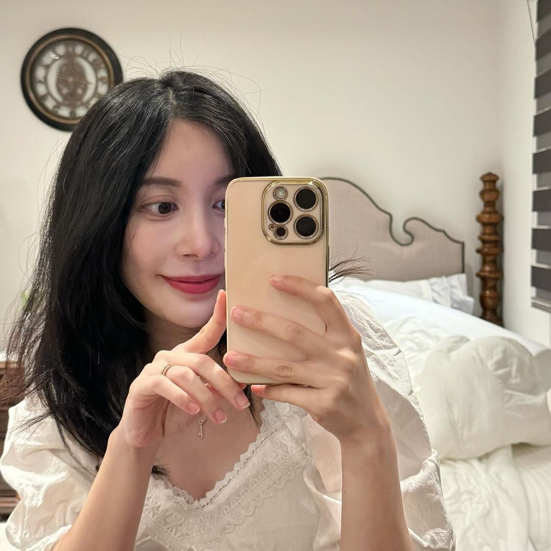 '이지훈♥' 아야네, N번째 태교여행…530만원짜리 D사 명품백으로 포인트