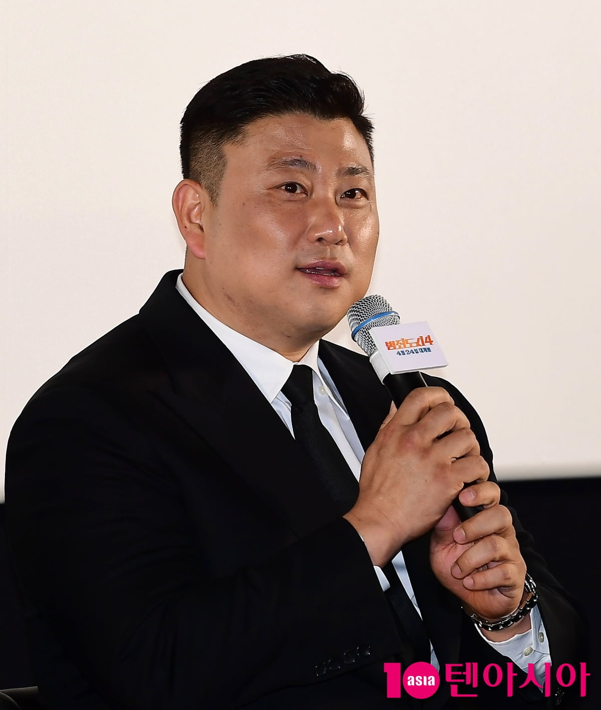 [TEN포토]허명행 감독 '범죄도시 시작할때가 생각 나네요'