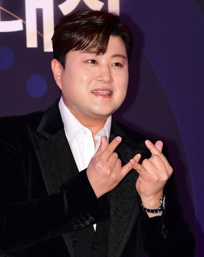 '뺑소니→운전자 바꿔치기' 김호중, 변호인으로 조남관 전 검찰총장 대행 선임