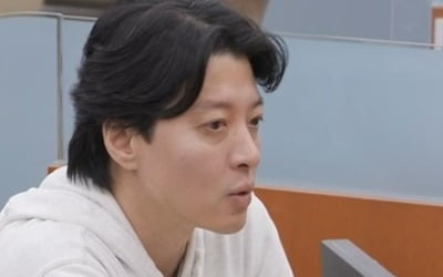 イ・ドンゴン、業界不況にカフェ創業