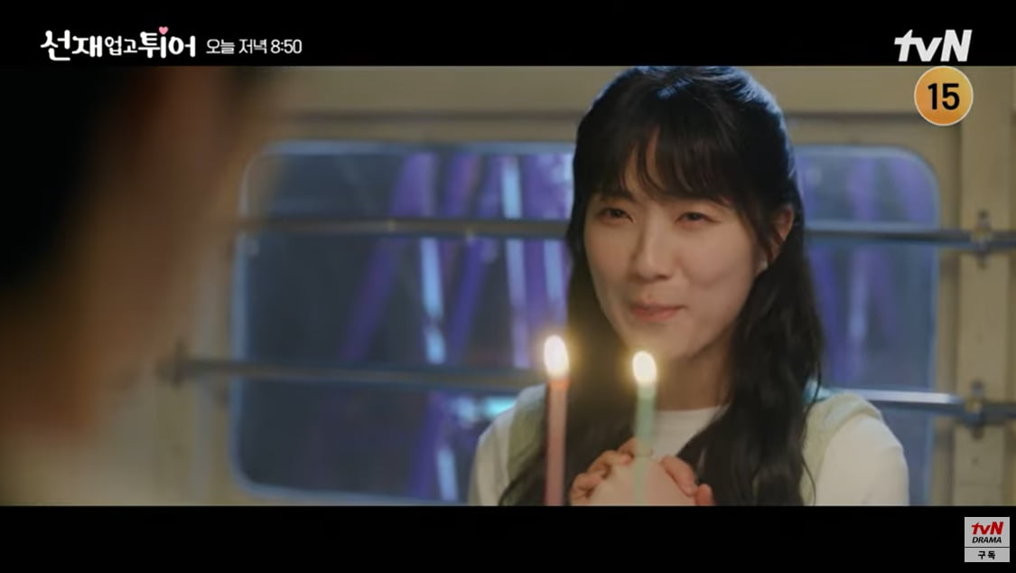 '월요병 치료제' 변우석, 김혜윤 위해 대관람차에서 로맨틱 이벤트…목걸이에 눈물 또르르 ('선업튀')