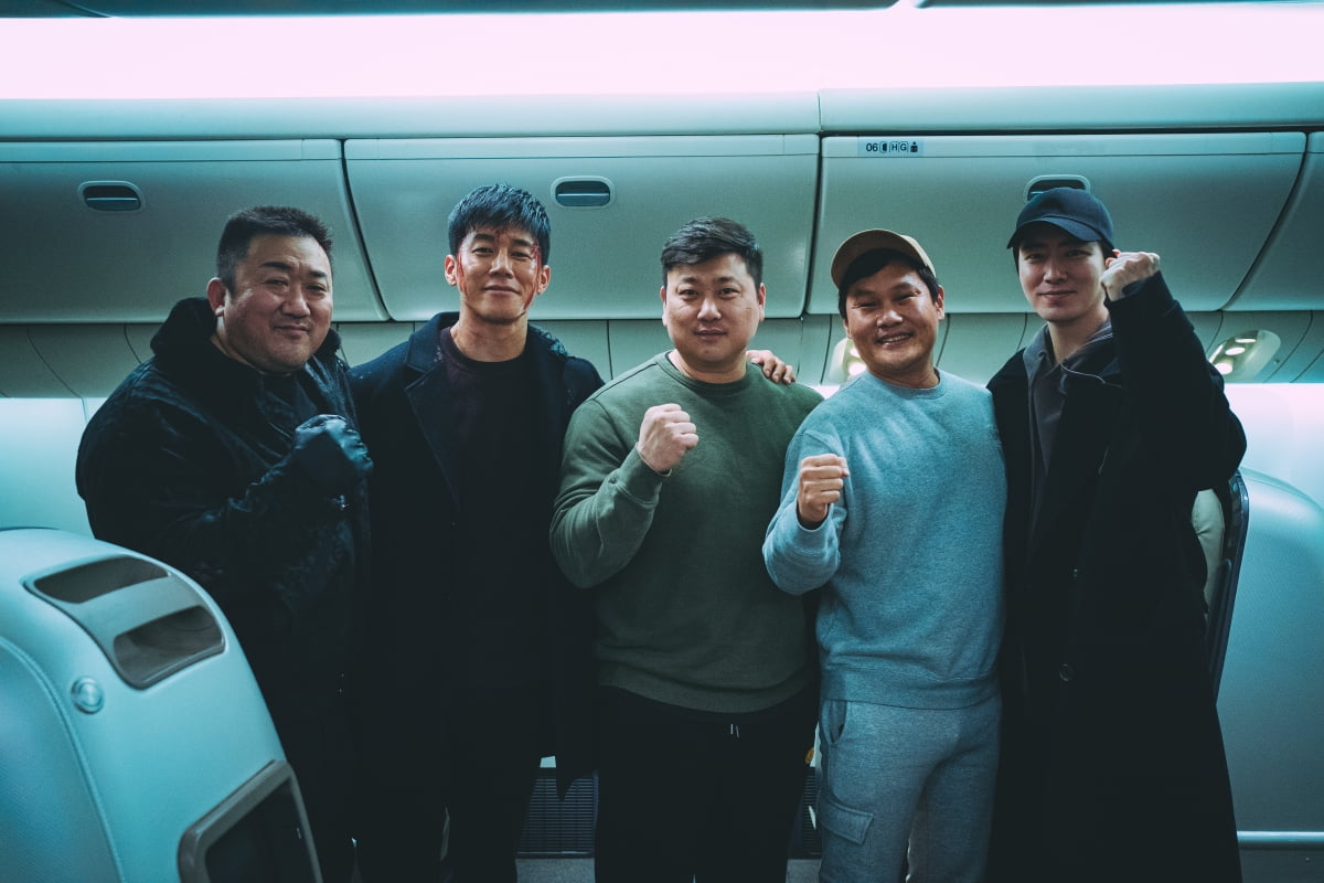 '범죄도시4' 누적 1065만…천만 시리즈 촬영장은 '화기애애'[TEN이슈]